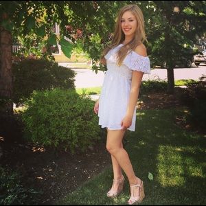 Abercrombie lace Summer off the shoulder dress